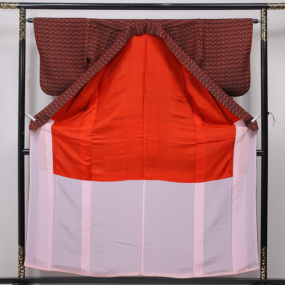 アンティーク 紬 袷 身丈156cm 裄丈63cm 正絹 Aランク Mサイズ バチ衿 ペイズリー柄 抽象柄 赤系 黒系 1216-15735