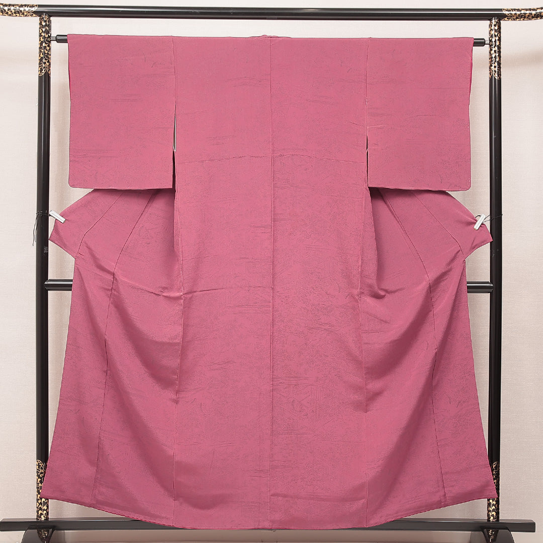 色無地 洗える着物 袷 身丈157cm 裄丈62cm ポリエステル Aランク Mサイズ 広衿 インフォーマル 紋意匠 平安絵巻 ピンク系 1214-16915