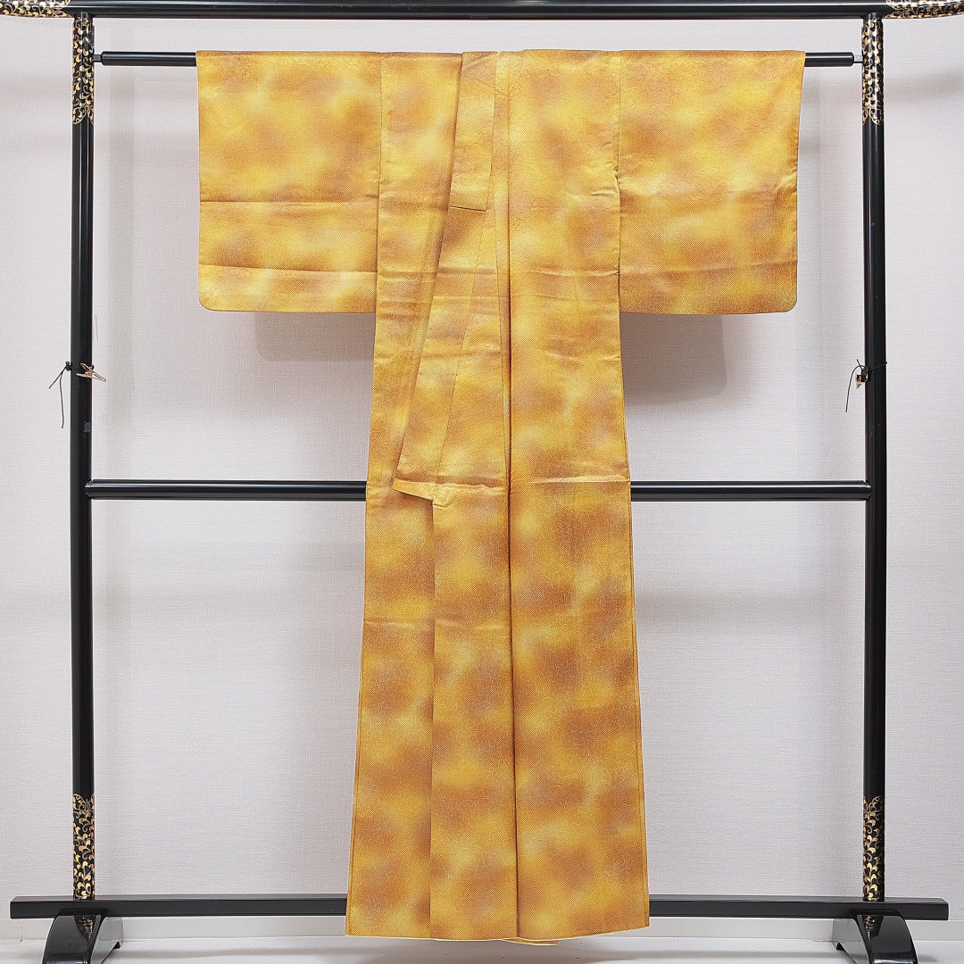 洗える着物 小紋 袷 身丈157cm 裄丈65cm ポリエステル Aランク インフォーマル バチ衿 Mサイズ 創作柄 金系 RP 1221-16386