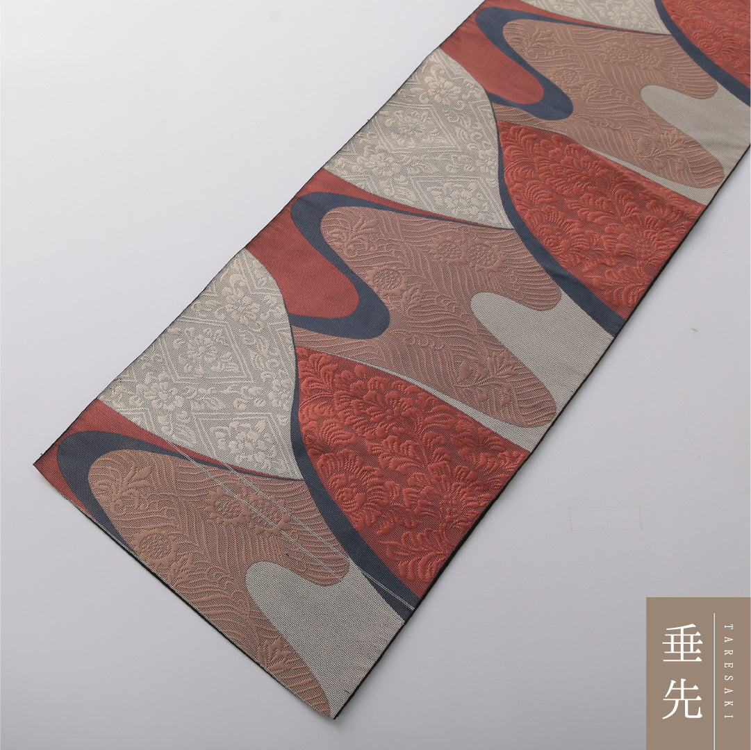 八寸名古屋帯 帯丈340cm セミフォーマル 松葉仕立て 六通 Cランク 正絹 流水 菊 金系 黒系 1224-03657