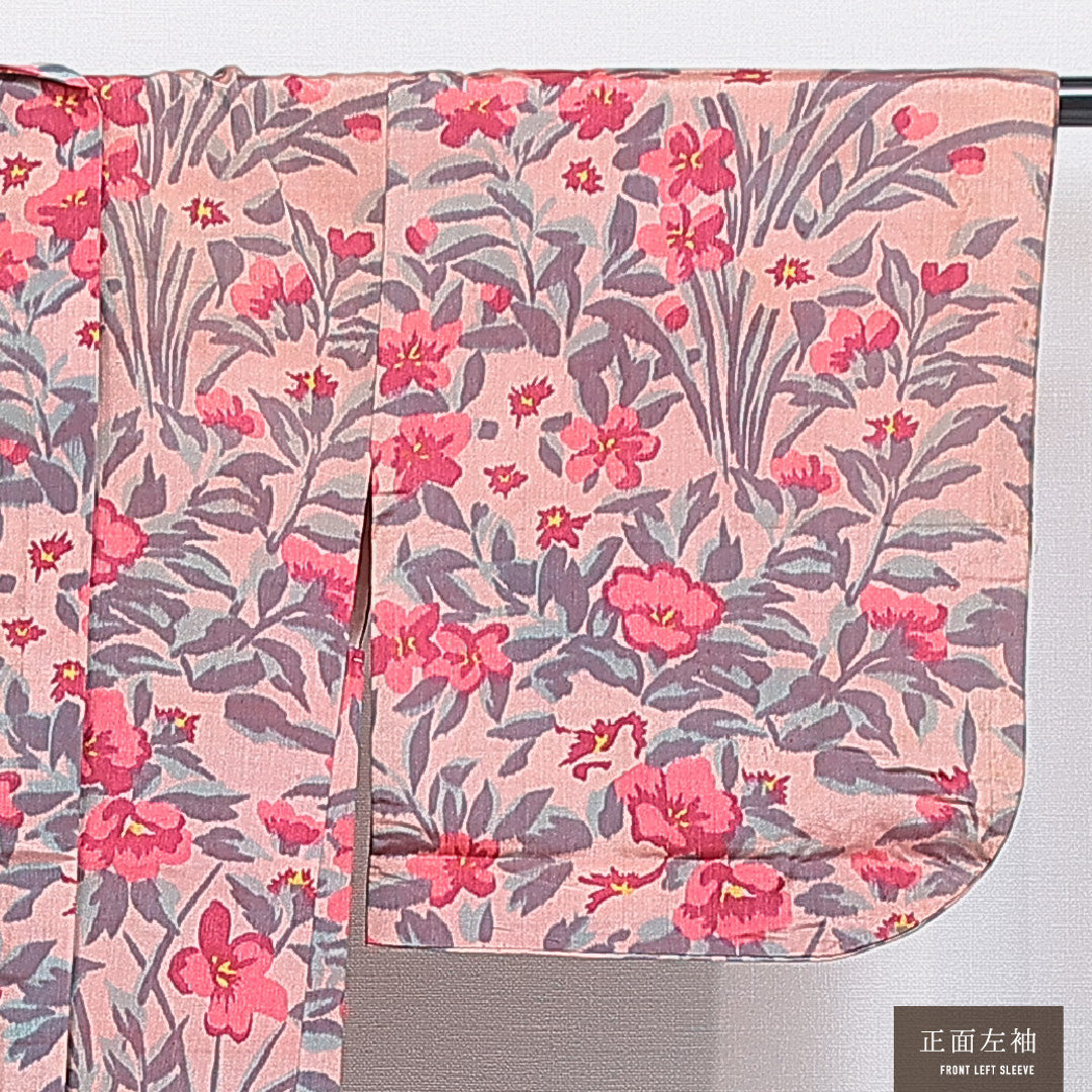アンティーク 羽織（紬） 袷 身丈83cm 裄丈64cm 正絹 Bランク Mサイズ 紐あり 後染め 花柄 ピンク系 1217-16811