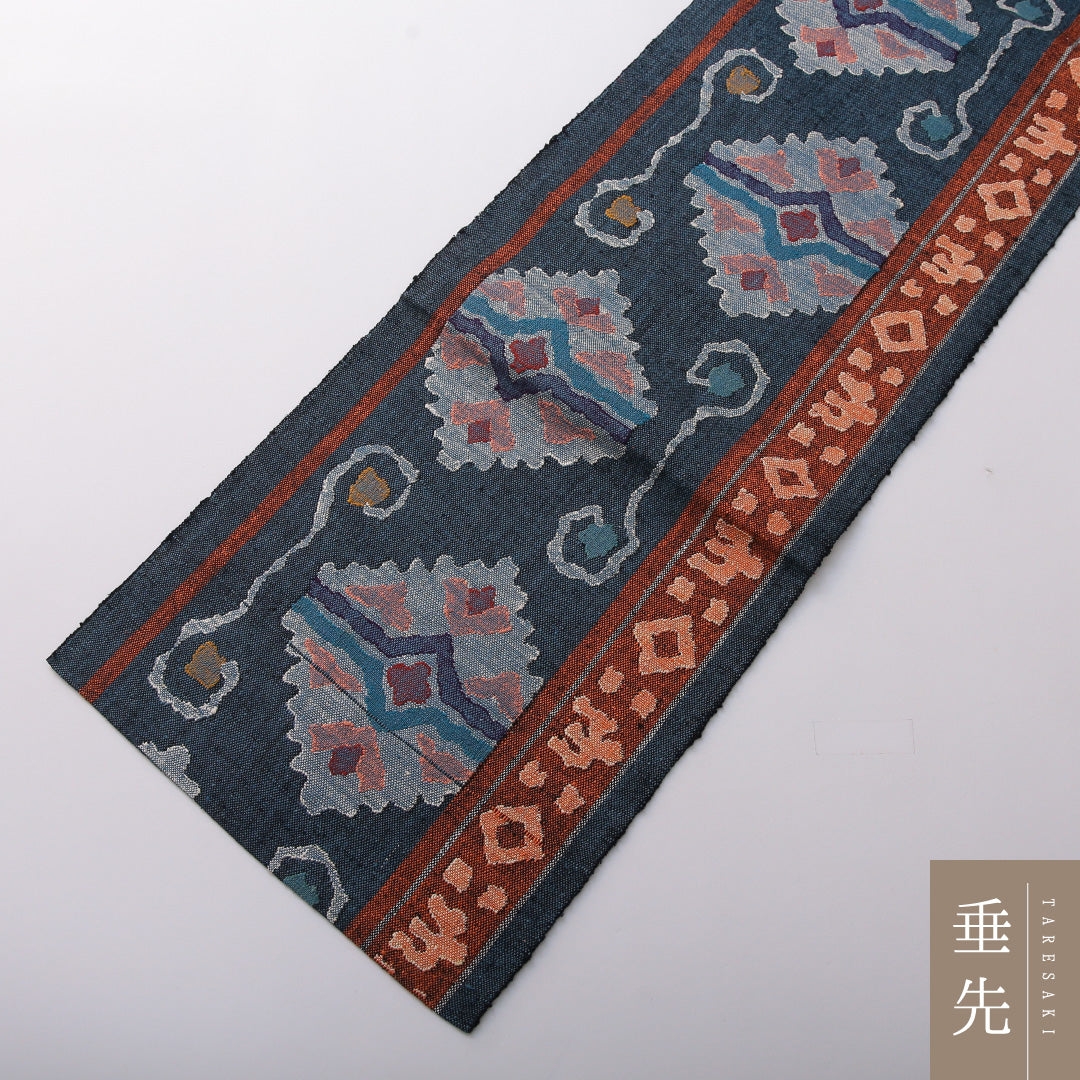 八寸名古屋帯（紬） 帯丈340cm カジュアル 名古屋仕立て 六通 帯芯なし Sランク 正絹 創作柄 紺系 1224-03495