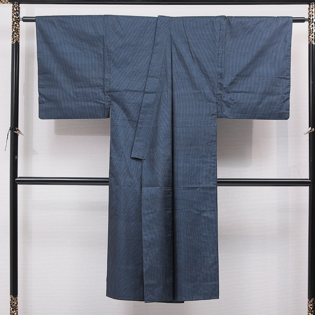 男着物 (大島紬) 袷 身丈135cm 裄丈68cm 正絹 Sランク インフォーマル 棒衿 Sサイズ 亀甲 紺系 RP 1224-15528