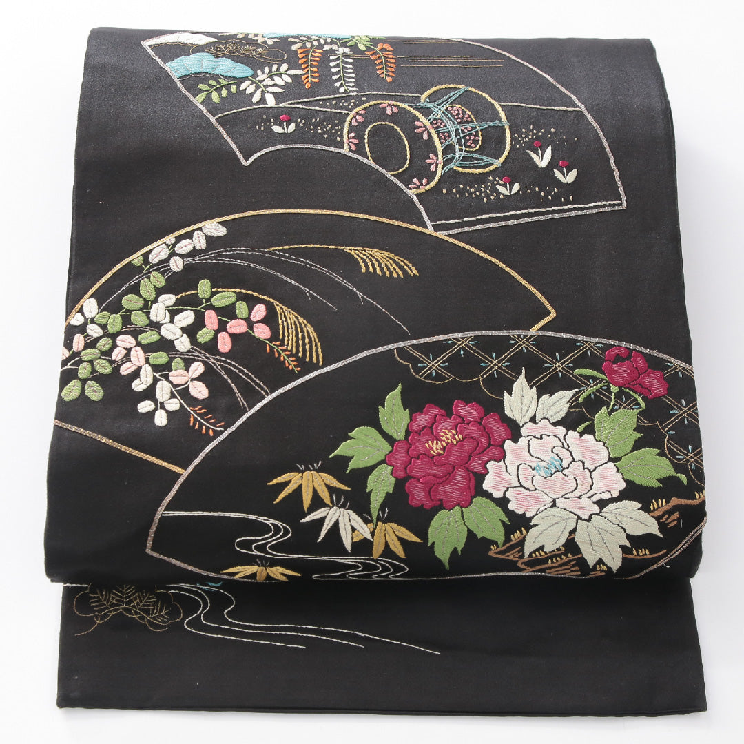 アンティーク 九寸名古屋帯 帯丈329cm 名古屋仕立て ポイント柄 Aランク 正絹 刺繍 銀駒刺繍 扇 菊 紅葉 落款 黒系 1224-04177