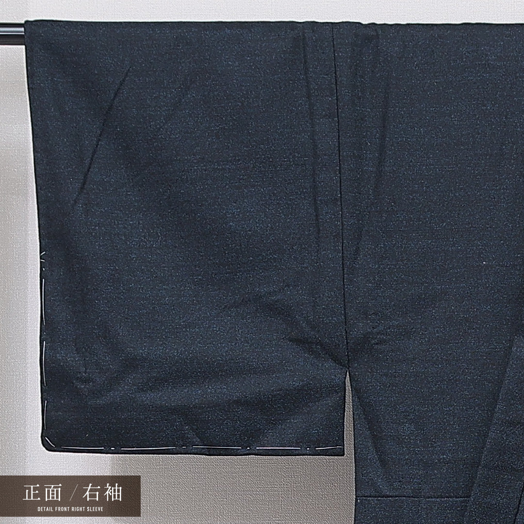 ウールの男着物（紬） 洗える着物 単衣 身丈141cm 裄丈67cm ウール Cランク Mサイズ 棒衿 カジュアル 居敷当て 肩当て 無地 紺系 1219-15763