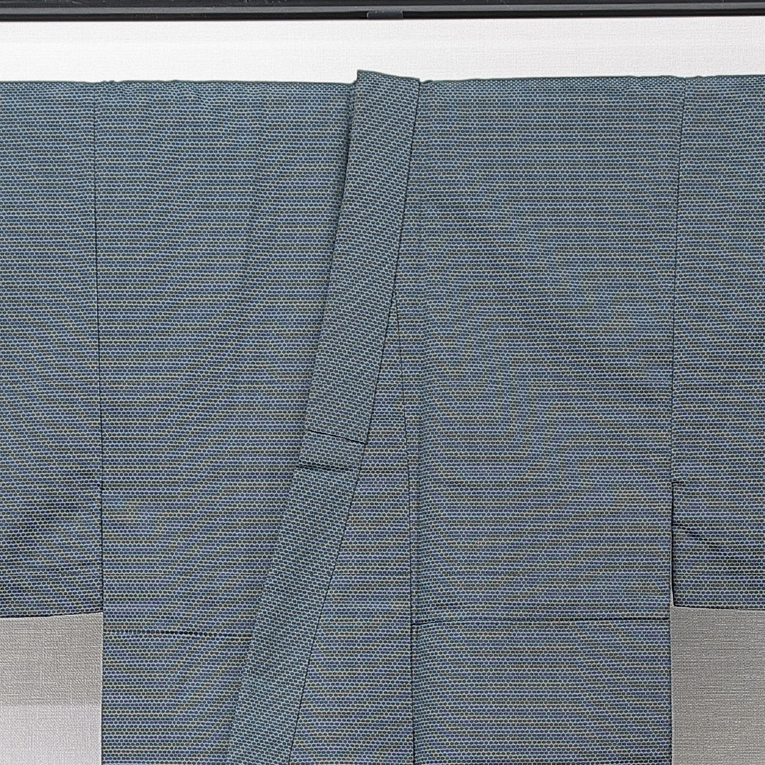 男着物 袷 身丈134cm 裄丈64cm 正絹 Aランク XSサイズ 棒衿 カジュアル 創作柄 紺系 1219-15236