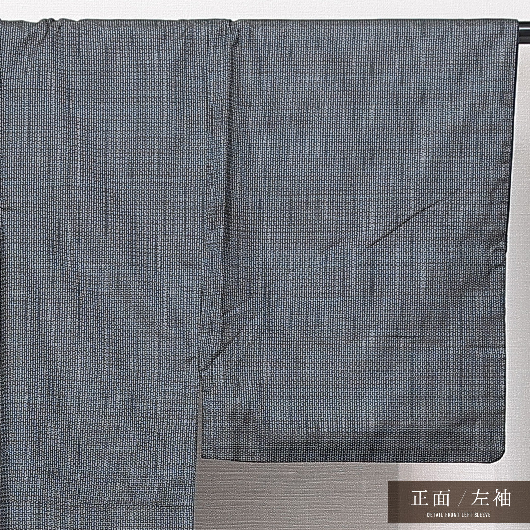男着物 袷 身丈136cm 裄丈67cm 正絹 Aランク カジュアル 棒衿 Sサイズ 亀甲 紺系 RP 1224-15061