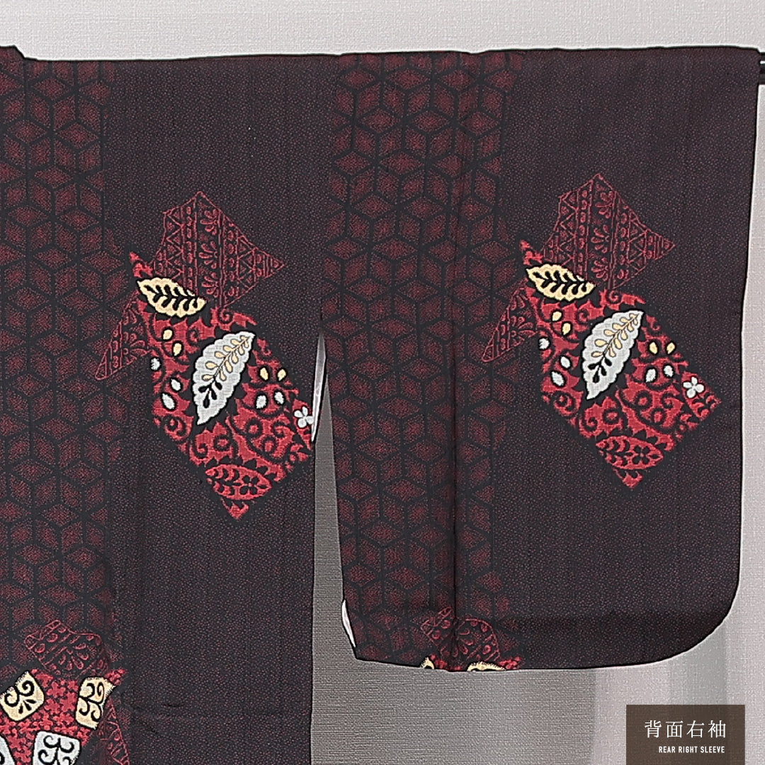 アンティーク 道行コート（お召） 袷 身丈89cm 裄丈63cm 正絹 Aランク Sサイズ ポケットあり 創作柄 黒系 赤系 1263-15186