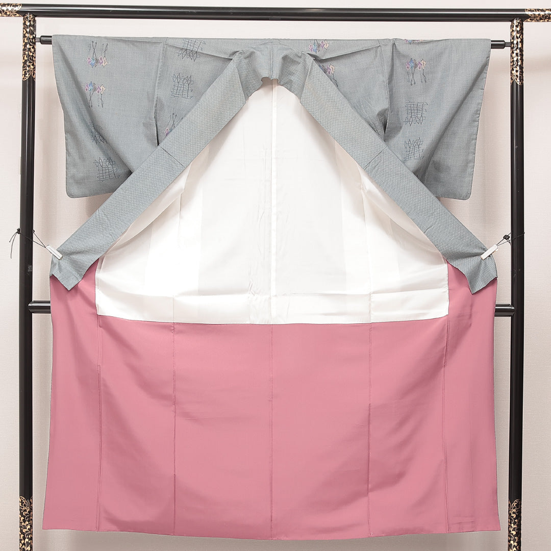 洗える着物 紬 袷 身丈158cm 裄丈62cm ポリエステル Bランク カジュアル 広衿 Mサイズ 創作柄 グレー系 RP 1223-16900