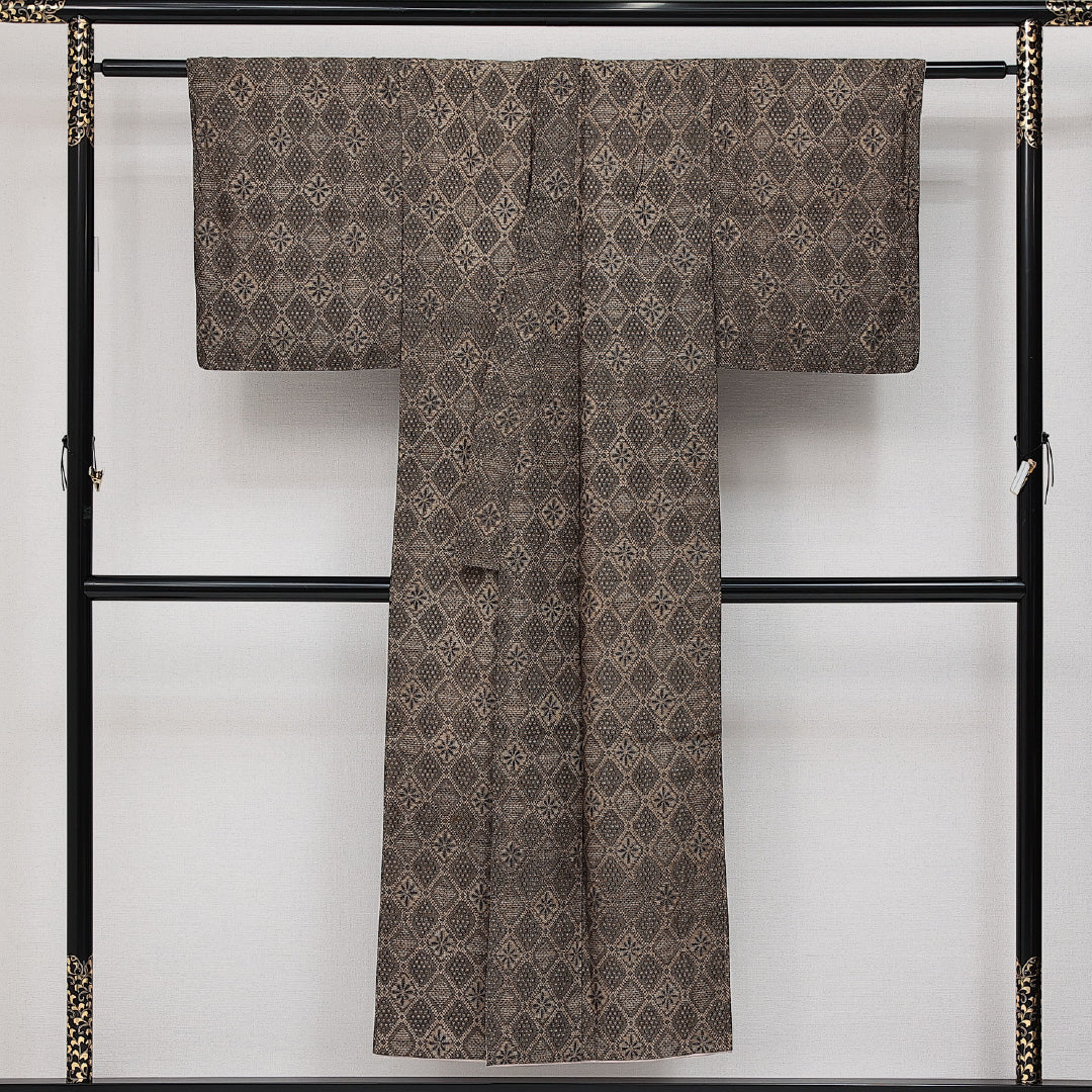 アンティーク 紬 袷 身丈146cm 裄丈60cm 正絹 紬ランク XSサイズ バチ衿 菱 グレー系 茶系 1216-14361