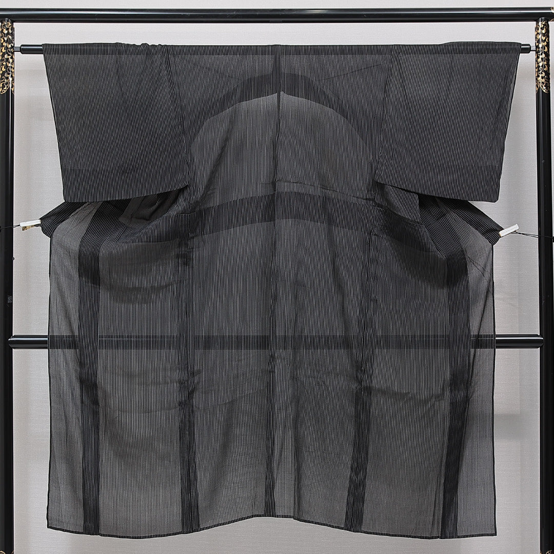 男着物 夏物 夏紬 身丈134cm 裄丈61cm 正絹 Aランク XSサイズ 棒衿 カジュアル 無地 黒系 1219-15346