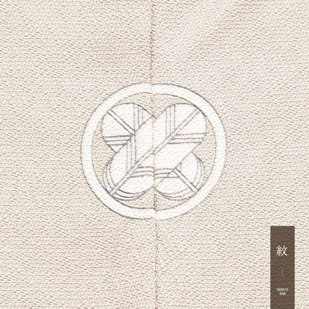 訪問着 袷 身丈155cm 裄丈63cm 正絹 Sランク Mサイズ 広衿 一つ紋（丸に違い鷹の羽） セミフォーマル 扇 椿 金駒刺繍 ベージュ系 1212-16872