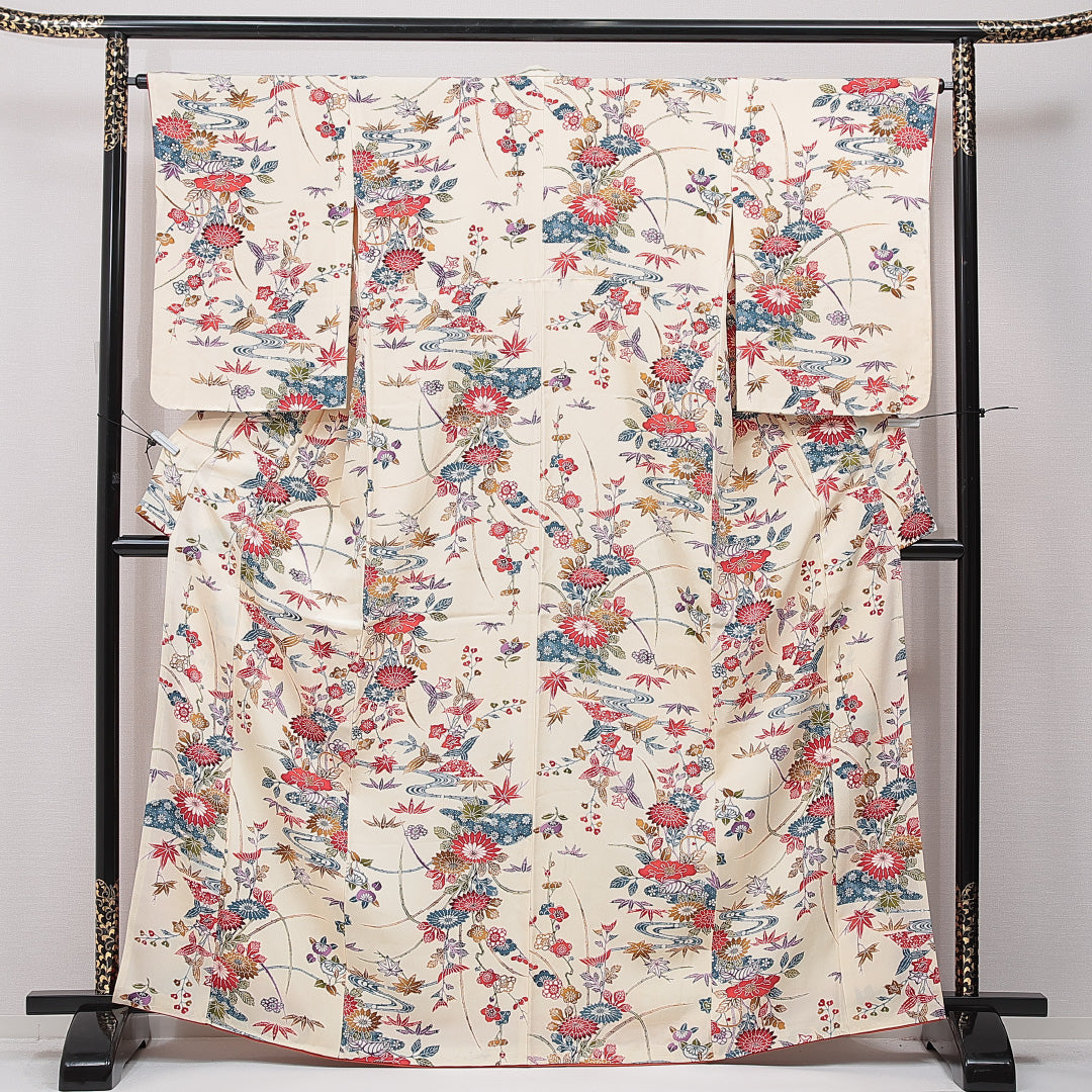 未使用品 小紋 袷 身丈165cm 裄丈64cm 正絹 Nランク インフォーマル バチ衿 XLサイズ 京紅型 流水 四季草花 菊 紅葉 楓 クリーム系 RP 1221-15425