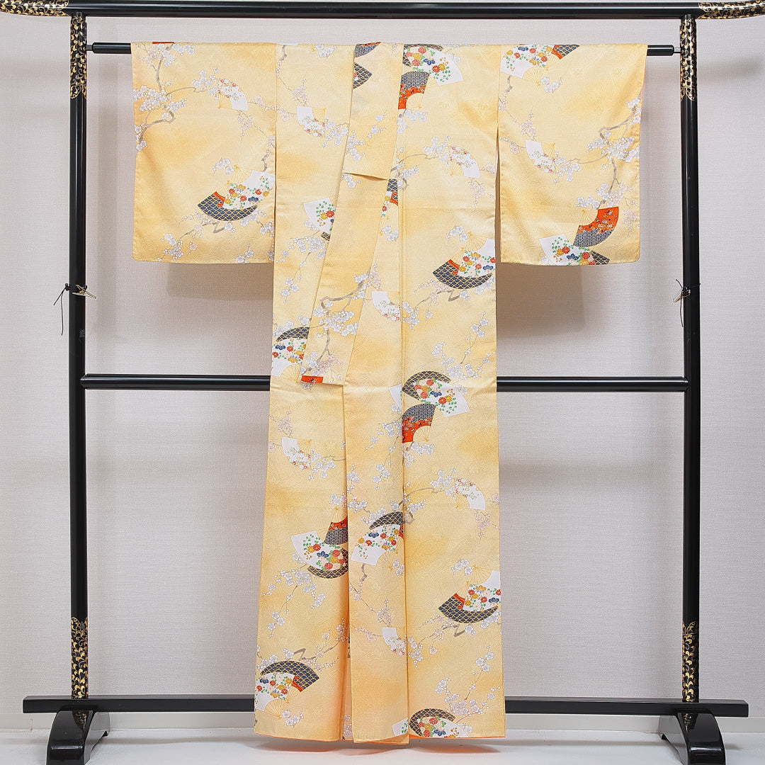洗える着物 小紋 袷 身丈159cm 裄丈64cm ポリエステル Aランク 紋意匠 (吉祥文様) インフォーマル 広衿 Mサイズ 古典柄 黄系 HP 1221-16379