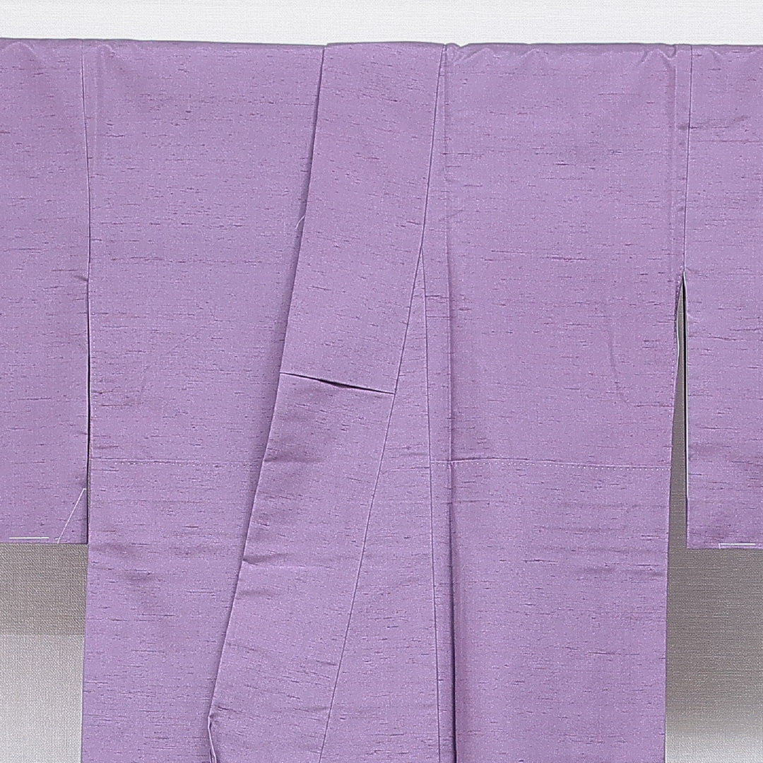 本加賀友禅 岡本幸治 色無地（紬） 袷 身丈160cm 裄丈66cm 正絹 白山工房 手織り牛首紬 Sランク Lサイズ 広衿 一つ紋（揚羽蝶） セミフォーマル ガード加工 落款 証紙 紫系 1214-16871