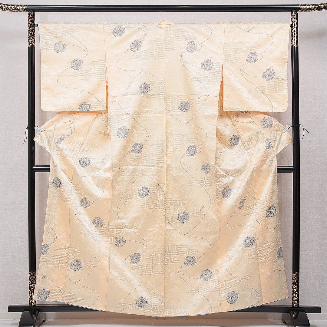 小紋 洗える着物 袷 身丈157cm 裄丈66cm ポリエステル Sランク Mサイズ 広衿 インフォーマル 鏡裏文 桜 クリーム系 1215-15792