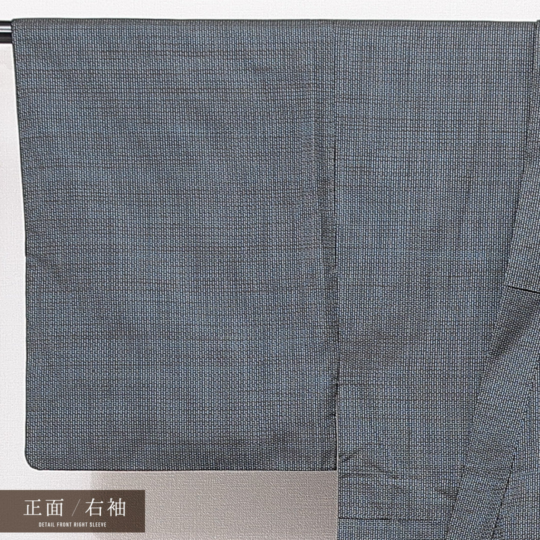 男着物 袷 身丈136cm 裄丈67cm 正絹 Aランク カジュアル 棒衿 Sサイズ 亀甲 紺系 RP 1224-15061