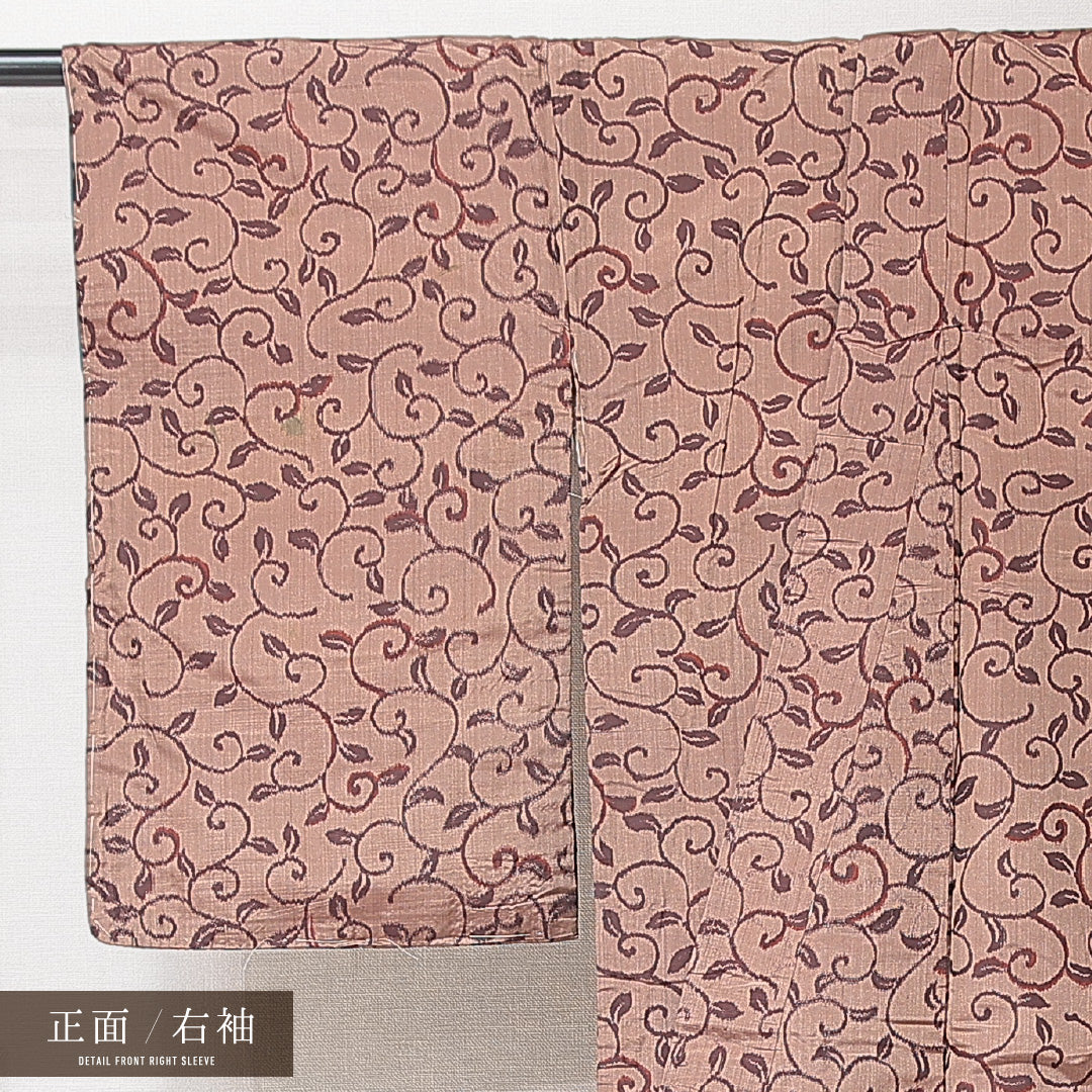 アンティーク 銘仙の着物 袷 身丈146cm 裄丈61cm 正絹 Aランク バチ衿 XSサイズ 唐草 茶系 RP 1223-15206