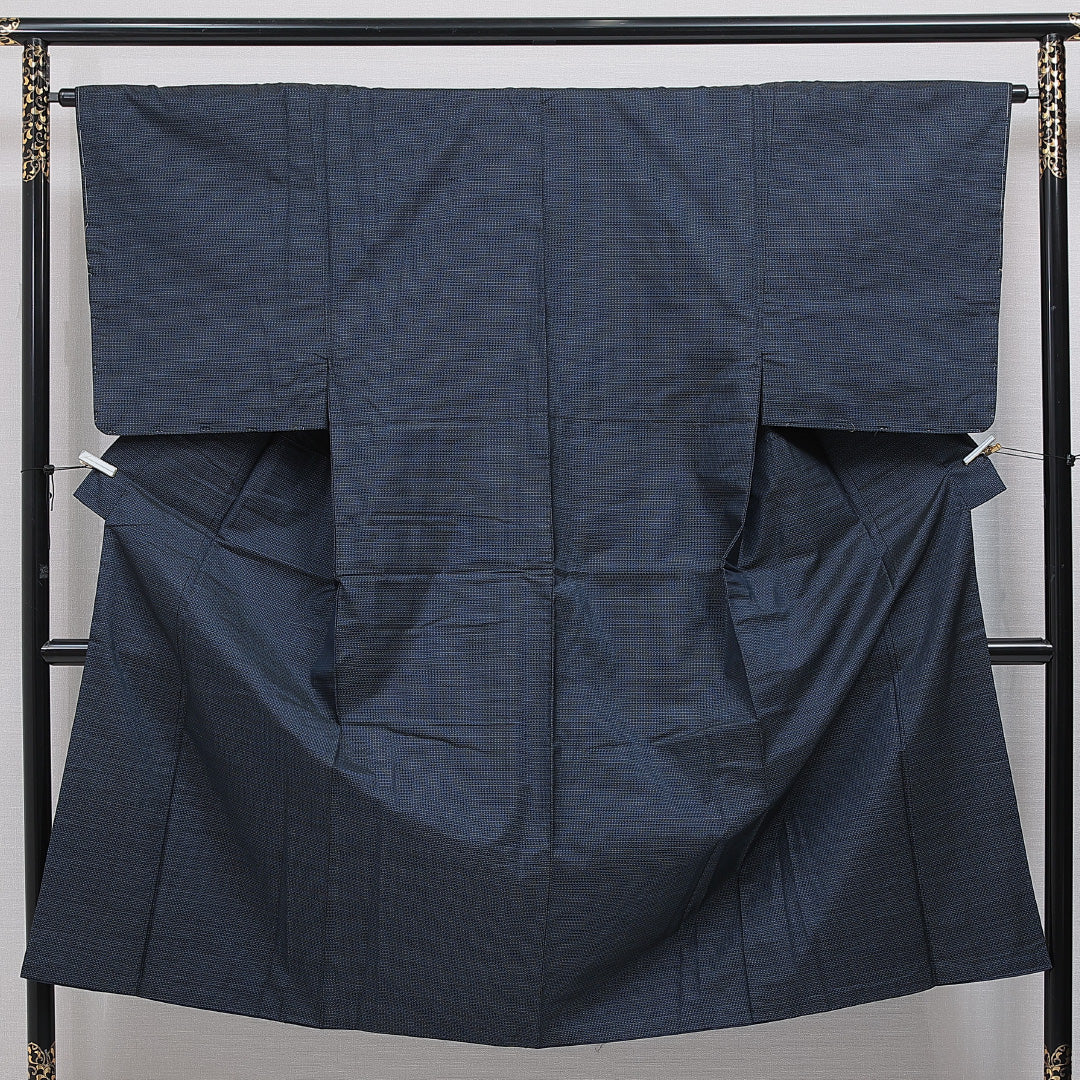 男着物 袷 身丈138cm 裄丈64cm 正絹 Sランク カジュアル 棒衿 Sサイズ 亀甲 紺系 RP 1224-16070