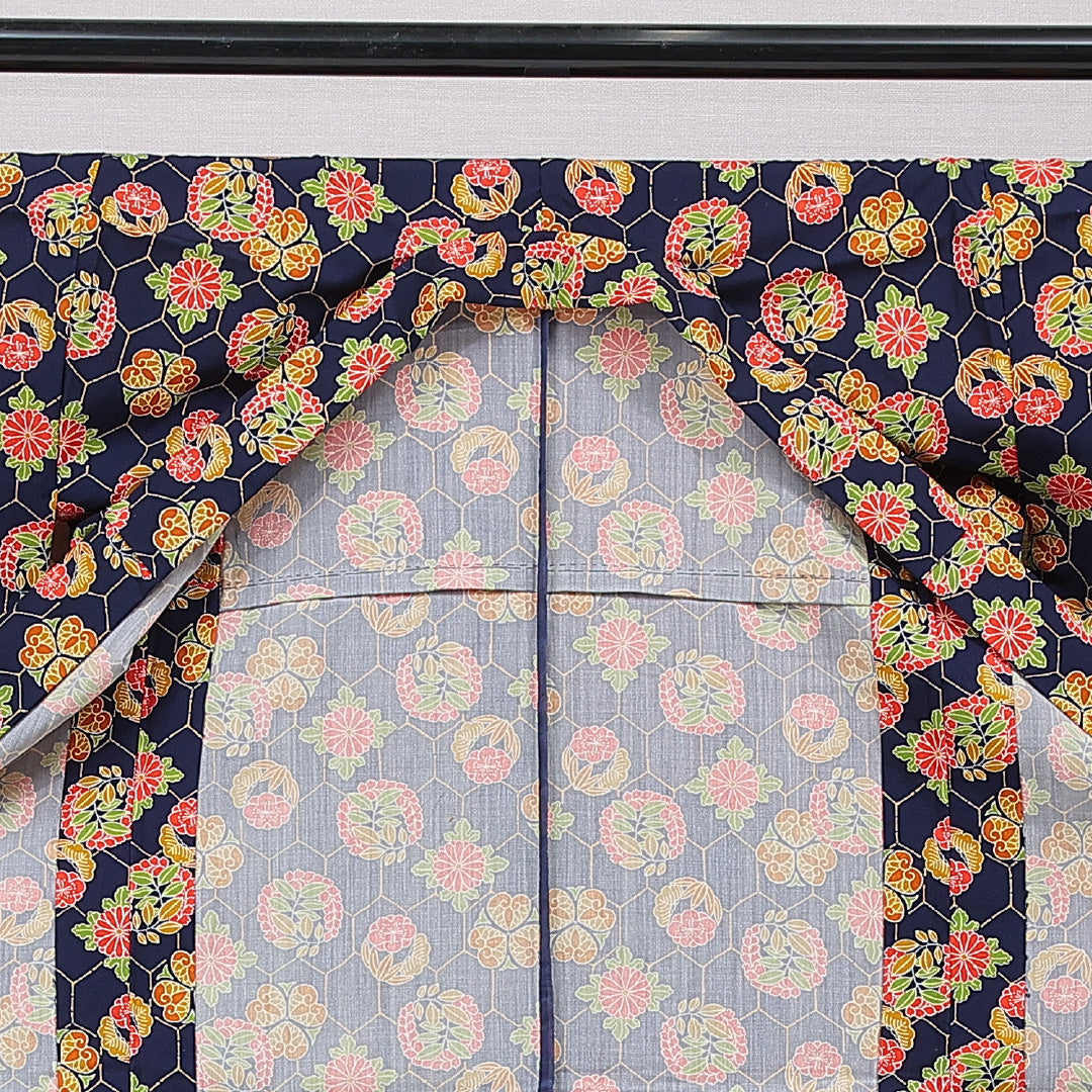 小紋 単衣 身丈151cm 裄丈63cm 正絹 Dランク Sサイズ バチ衿 インフォーマル 亀甲 菊 紺系 1215-15482