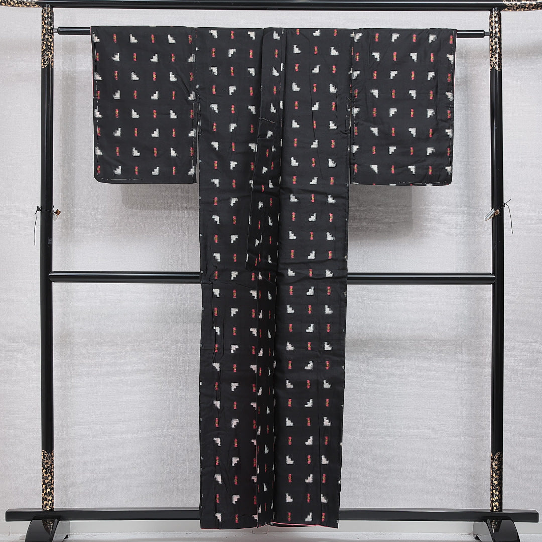アンティーク 紬 袷 身丈156cm 裄丈63cm 正絹 Aランク バチ衿 Mサイズ 幾何学柄 黒系 RP 1223-15927