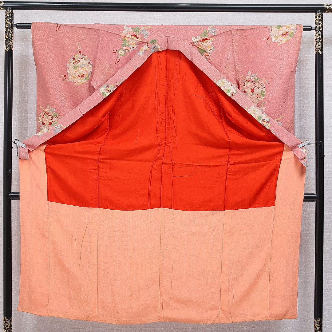 アンティーク 付下げ 袷 身丈145cm 裄丈60cm 正絹 Cランク XSサイズ バチ衿 紋意匠 紗綾形 雪輪 牡丹 ピンク系 1261-15977