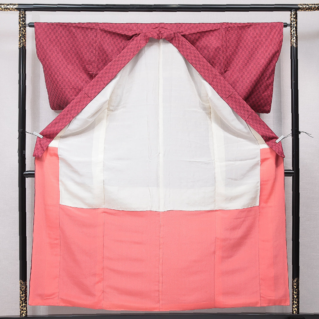 紬 袷 身丈157cm 裄丈63cm 正絹 Cランク カジュアル バチ衿 Mサイズ 市松 ピンク系 HP 1223-15713