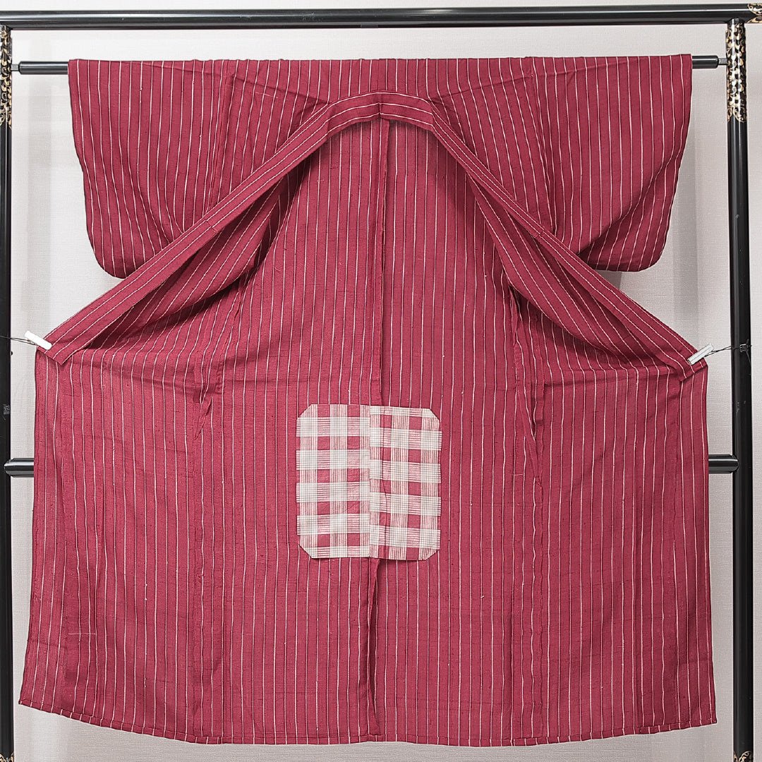 紬 袷 身丈138cm 裄丈58cm 正絹 Cランク XSサイズ バチ衿 カジュアル 居敷当て 肩当て 縞 赤系 1216-15232