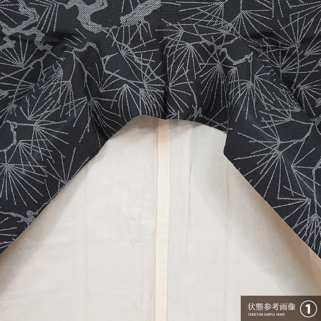紬 袷 身丈152cm 裄丈60cm 正絹 Aランク カジュアル 広衿 Sサイズ 染め紬 松葉 黒系 RP 1223-15705
