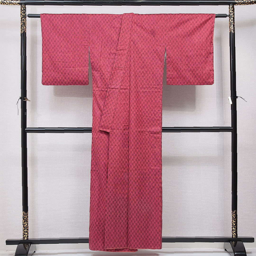 紬 袷 身丈157cm 裄丈63cm 正絹 Cランク カジュアル バチ衿 Mサイズ 市松 ピンク系 HP 1223-15713