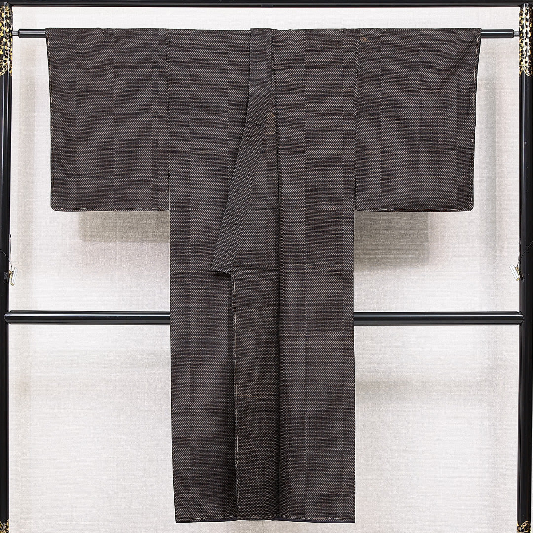 男着物 袷 身丈133cm 裄丈63cm 正絹 Sランク カジュアル 棒衿 XSサイズ 十字絣 茶系 RP 1224-15059