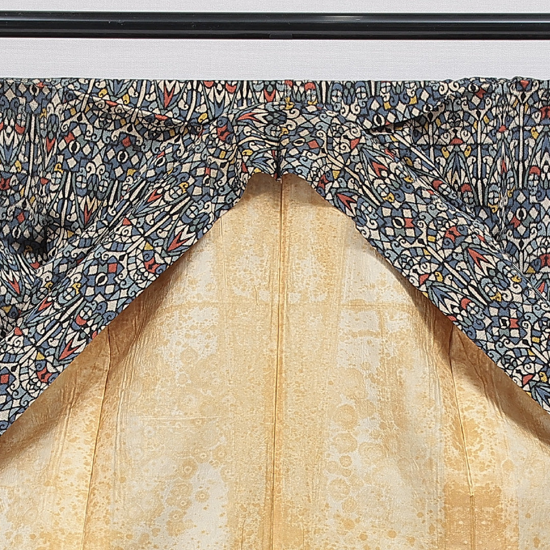 アンティーク お召 袷 身丈155cm 裄丈62cm 正絹 Cランク Mサイズ 広衿 創作柄 多色系 1265-16042