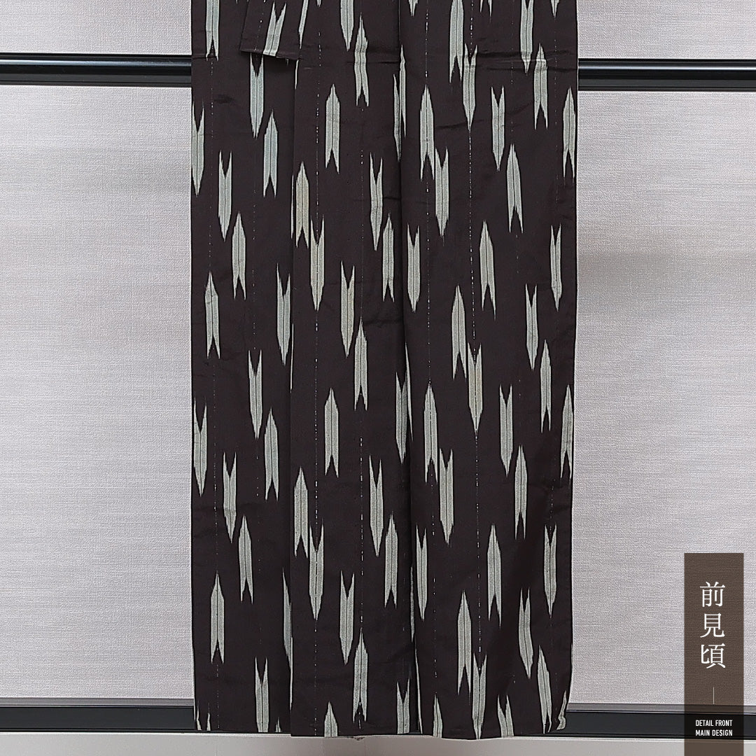 アンティーク お召 単衣 身丈154cm 裄丈62cm 正絹 Cランク Sサイズ バチ衿 ちりめん 矢絣 茶系 1265-15559