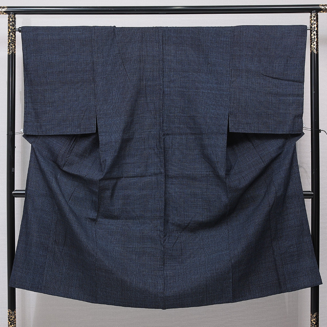 男着物 単衣 身丈139cm 裄丈66cm 正絹 Aランク カジュアル 棒衿 Sサイズ 居敷当て 肩当て 亀甲絣 紺系 RP 1224-15897