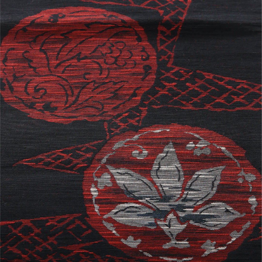 八寸名古屋帯（紬） 帯丈325cm カジュアル 松葉仕立て 六通 Aランク 正絹 創作柄 黒系 1224-03944