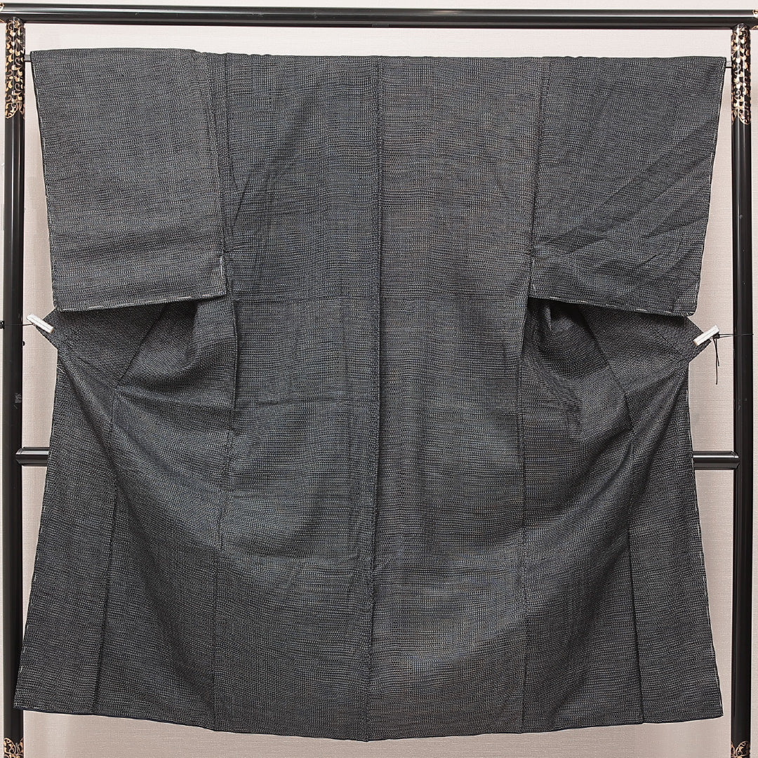 男着物 袷 身丈141cm 裄丈65cm 正絹 Cランク カジュアル バチ衿 Mサイズ 亀甲 紺系 LP 1224-16918