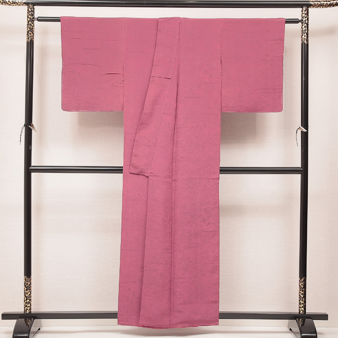 色無地 洗える着物 袷 身丈157cm 裄丈62cm ポリエステル Aランク Mサイズ 広衿 インフォーマル 紋意匠 平安絵巻 ピンク系 1214-16915