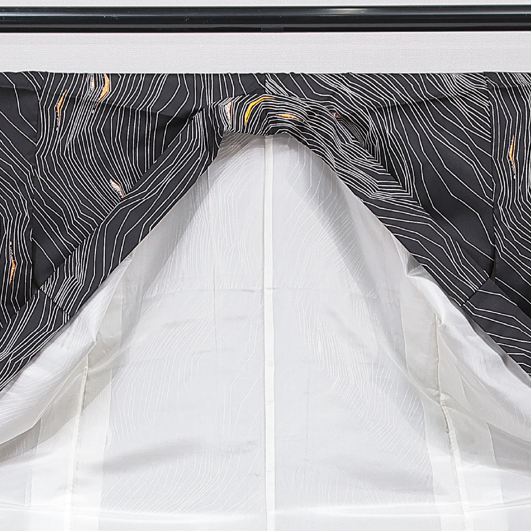 小紋 洗える着物 袷 身丈158cm 裄丈63cm ポリエステル Aランク Mサイズ バチ衿 インフォーマル 創作柄 黒系 1215-15803