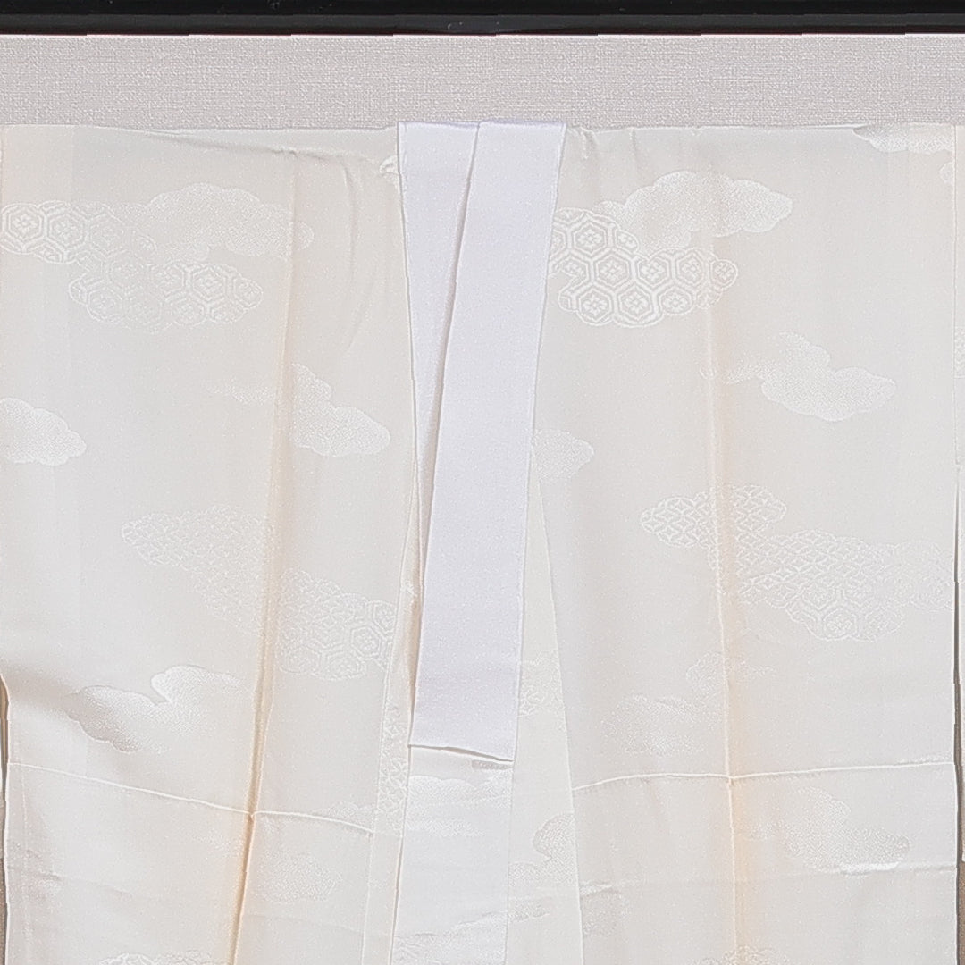 長襦袢 無双袖 身丈127cm 裄丈64cm 正絹 Sランク Mサイズ 花菱亀甲 クリーム系 RP 1239-16567