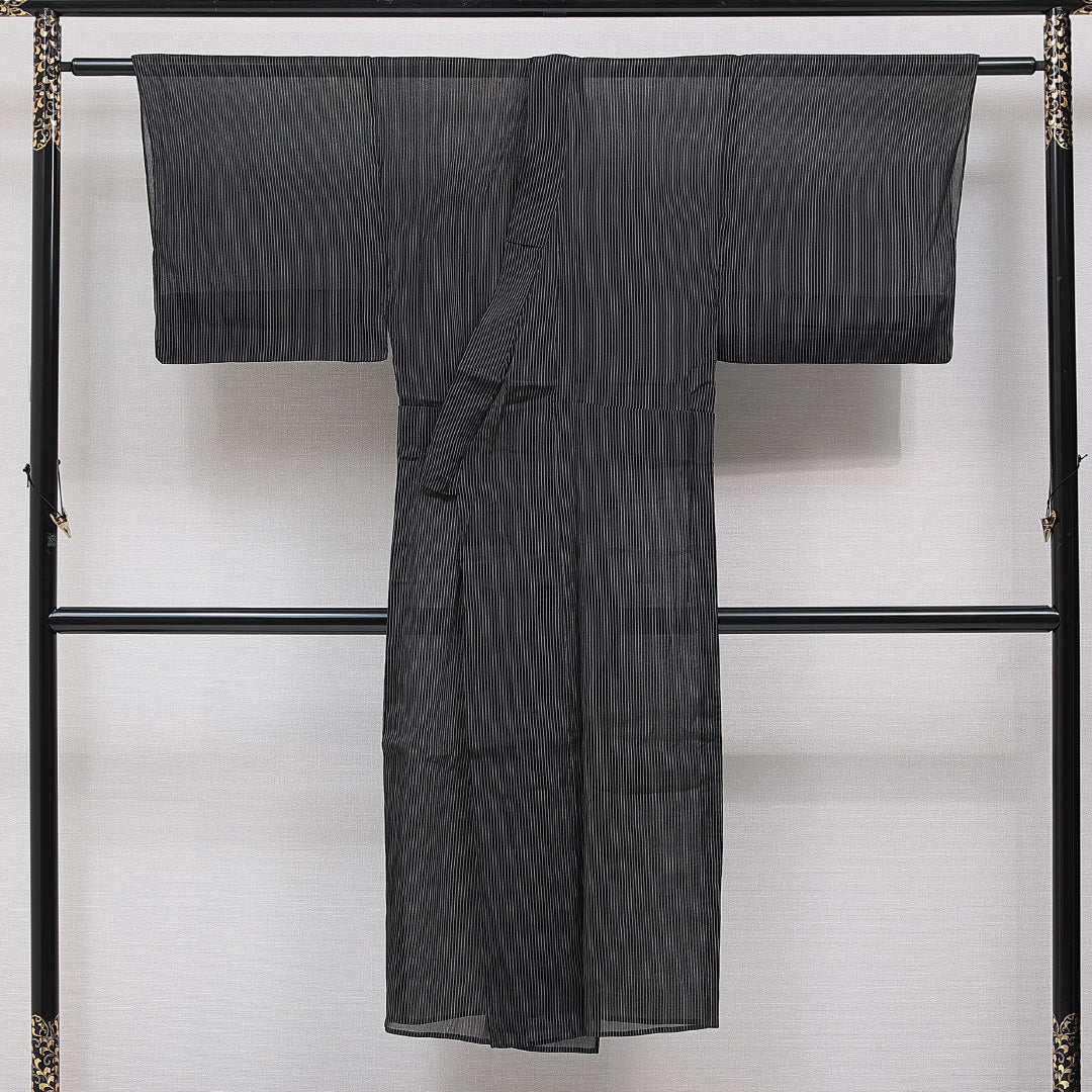 男着物 夏物 夏紬 身丈134cm 裄丈61cm 正絹 Aランク XSサイズ 棒衿 カジュアル 無地 黒系 1219-15346