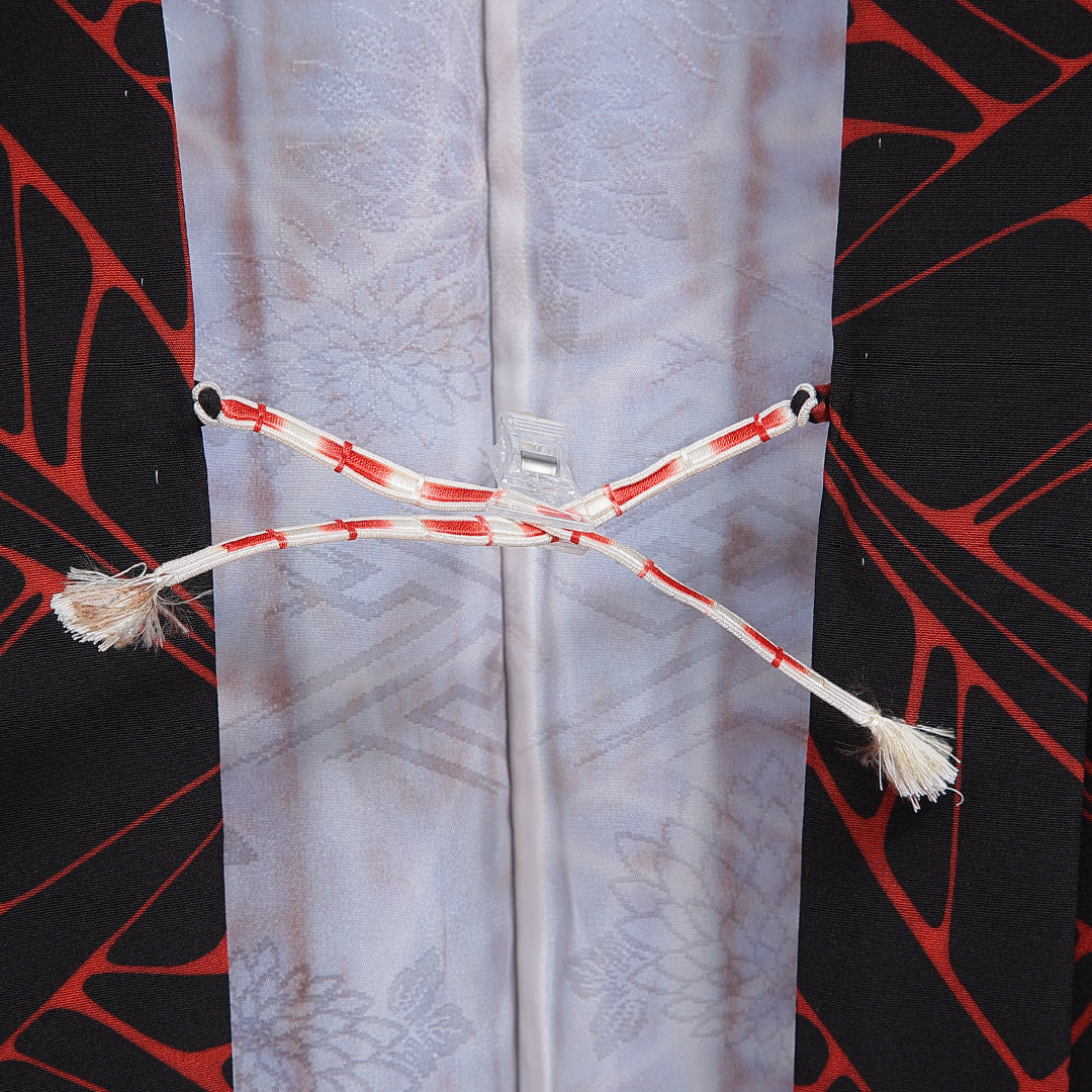 羽織 袷 身丈74cm 裄丈63cm 正絹 Bランク Sサイズ カジュアル 紐あり ちりめん 抽象柄 黒系 1217-16158