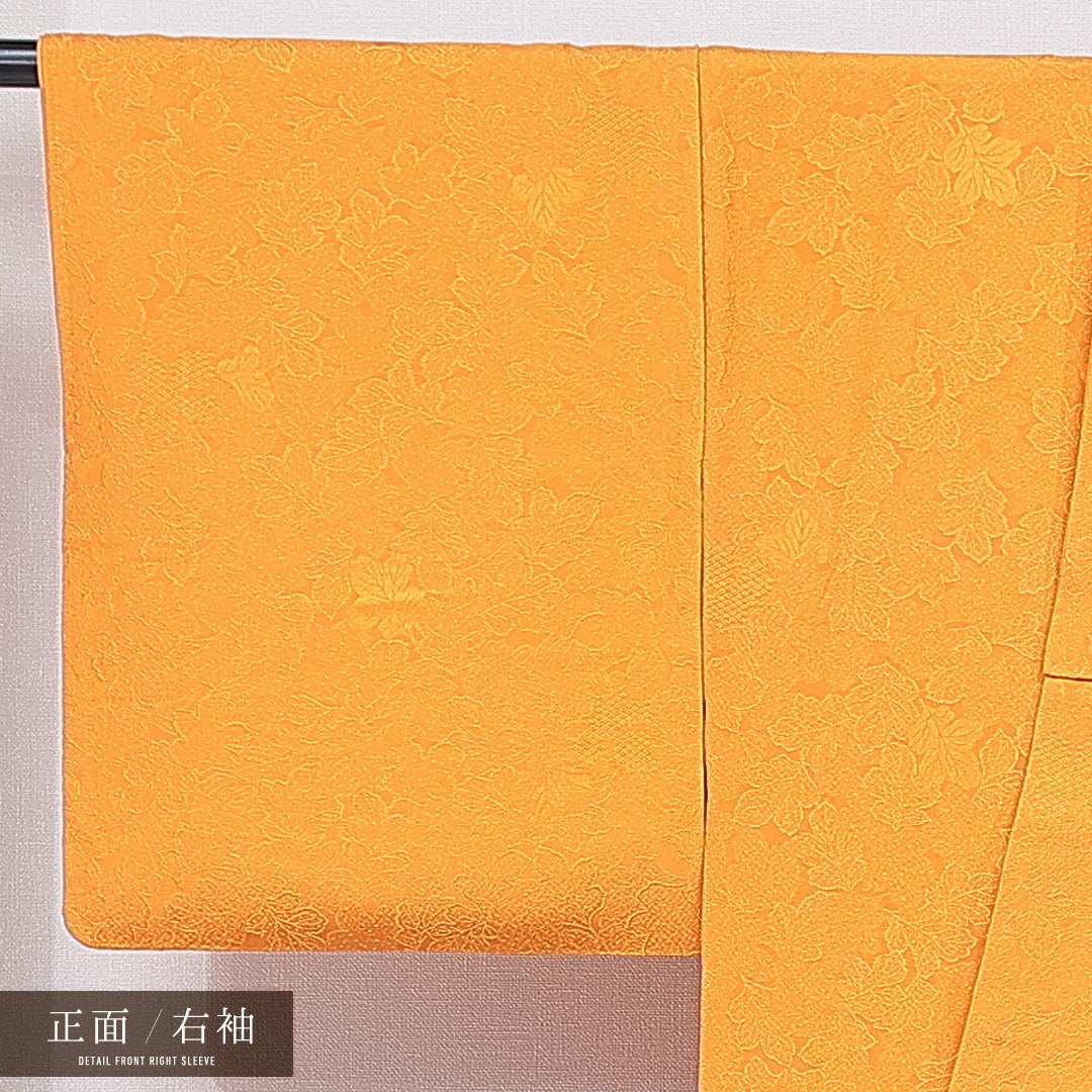 色無地 袷 身丈159cm 裄丈66cm 正絹 Sランク 一つ紋 (丸に梅鉢) 紋意匠 (葉) セミフォーマル 広衿 Mサイズ 堅牢染 ガード加工 証紙 無地 黄系 RP 1219-15701