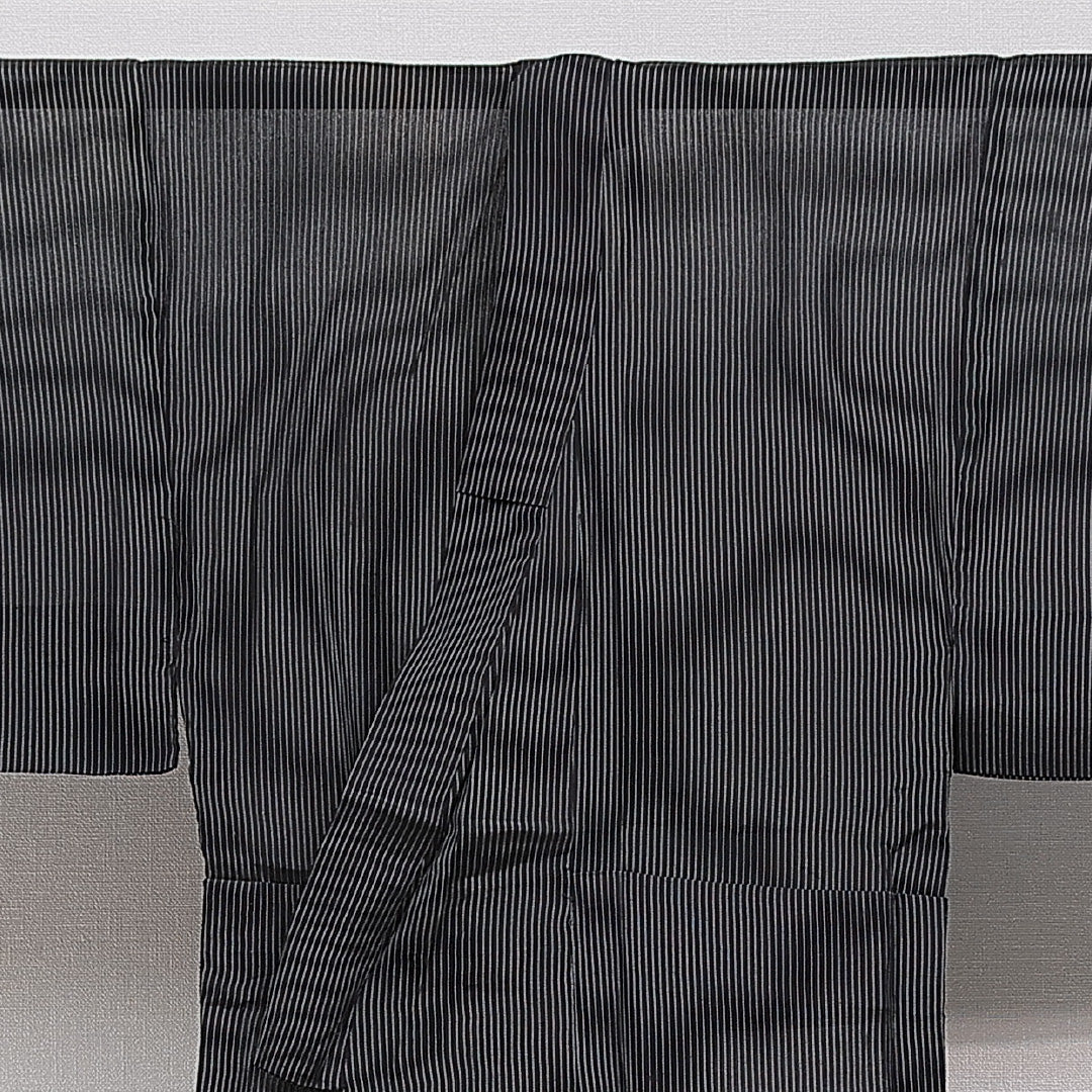 男着物 夏物 夏紬 身丈134cm 裄丈61cm 正絹 Aランク XSサイズ 棒衿 カジュアル 無地 黒系 1219-15346