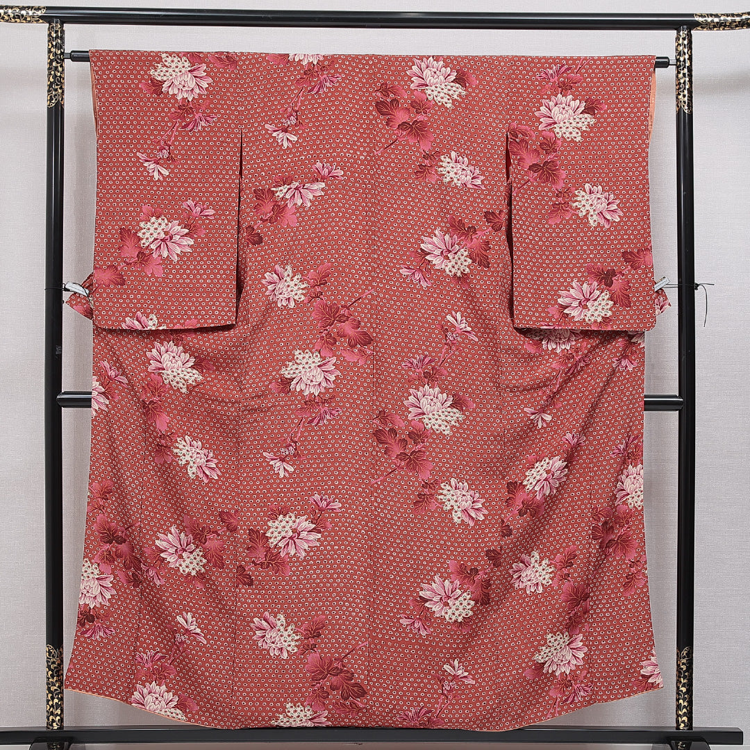 アンティーク 小紋 袷 身丈153cm 裄丈62cm 正絹 Aランク バチ衿 Sサイズ 菊 朱系 M4 1221-15965