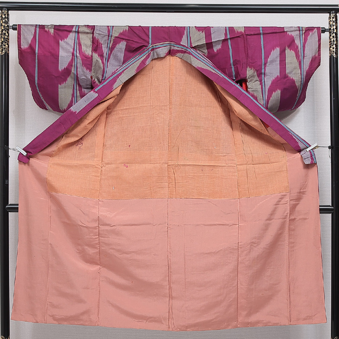 アンティーク 紬（銘仙） 袷 身丈139cm 裄丈64cm 正絹 Cランク XSサイズ バチ衿 創作柄 紫系 1216-15971