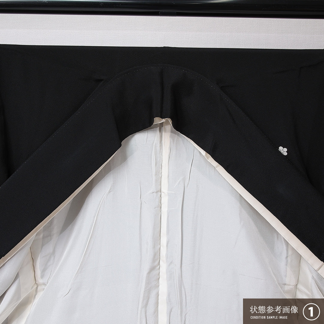 黒留袖 袷 身丈155cm 裄丈61cm 三つ紋 梅鉢 フォーマル Aランク Mサイズ 正絹 比翼仕立て 広衿 流水 扇 梅 1211-F0677