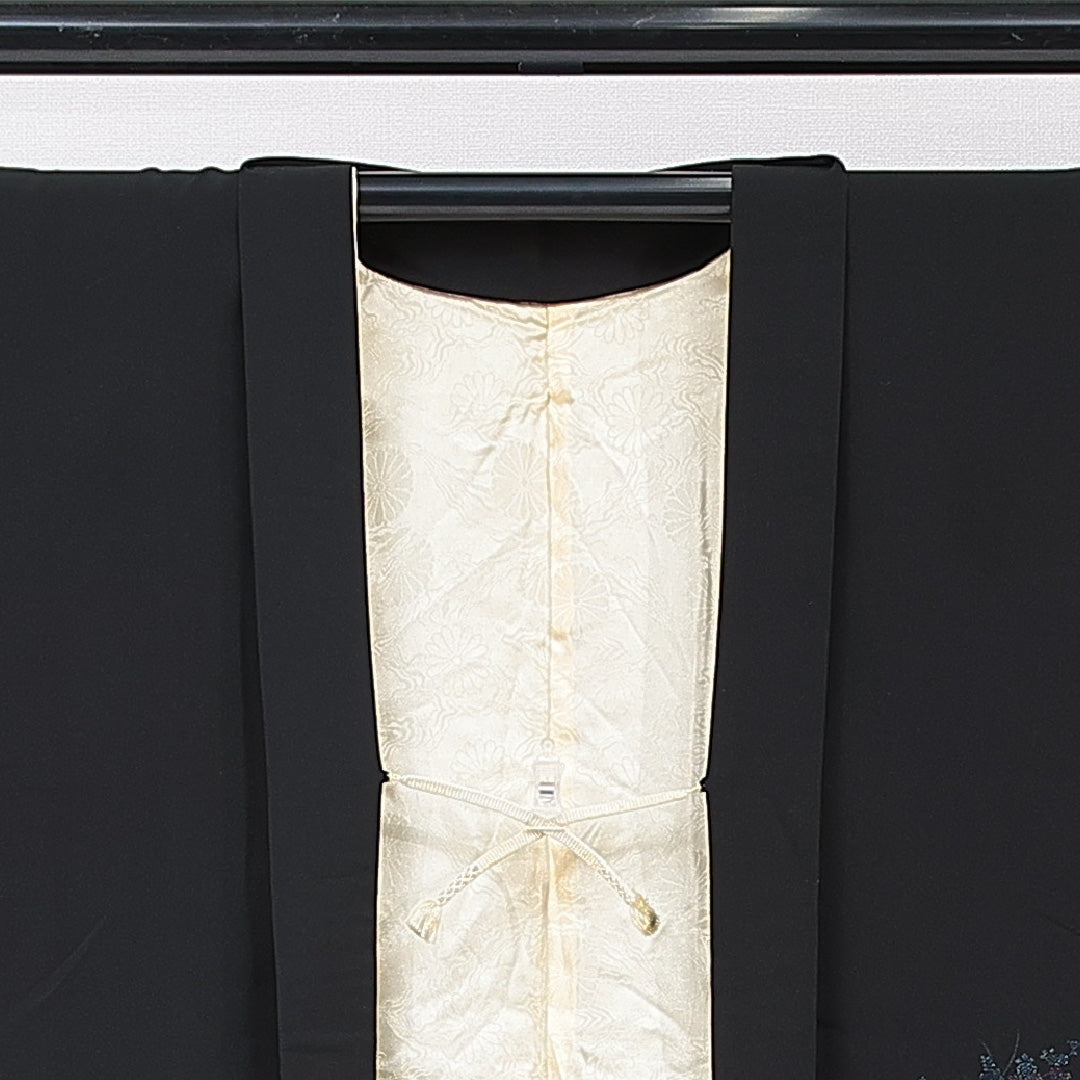 黒羽織 袷 身丈82cm 裄丈62cm 正絹 Bランク 一つ紋 (五三桐) セミフォーマル Sサイズ 漆糸 紐あり 桔梗 黒系 RP 1233-15304