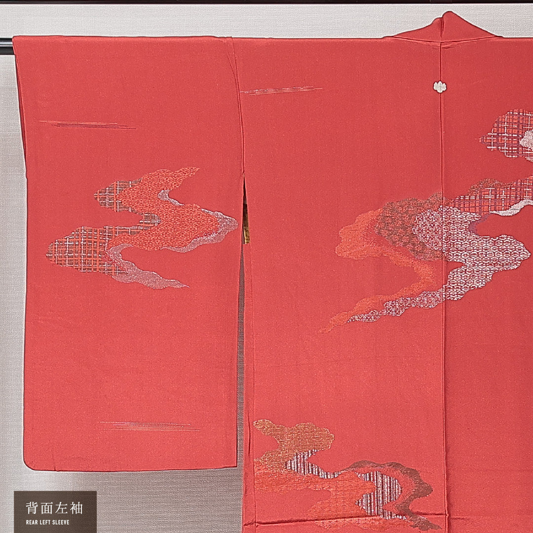 アンティーク 羽織（お召） 袷 身丈89cm 裄丈61cm 正絹 Aランク Sサイズ 一つ紋（五三桐） 道長取り 朱系 1217-15263
