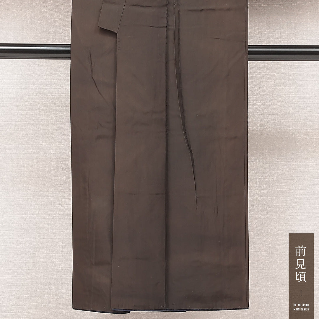 男着物 袷 身丈139cm 裄丈65cm 正絹 Cランク 五つ紋 (亀甲に花菱) フォーマル 棒衿 Sサイズ 無地 茶系 HP 1224-16897