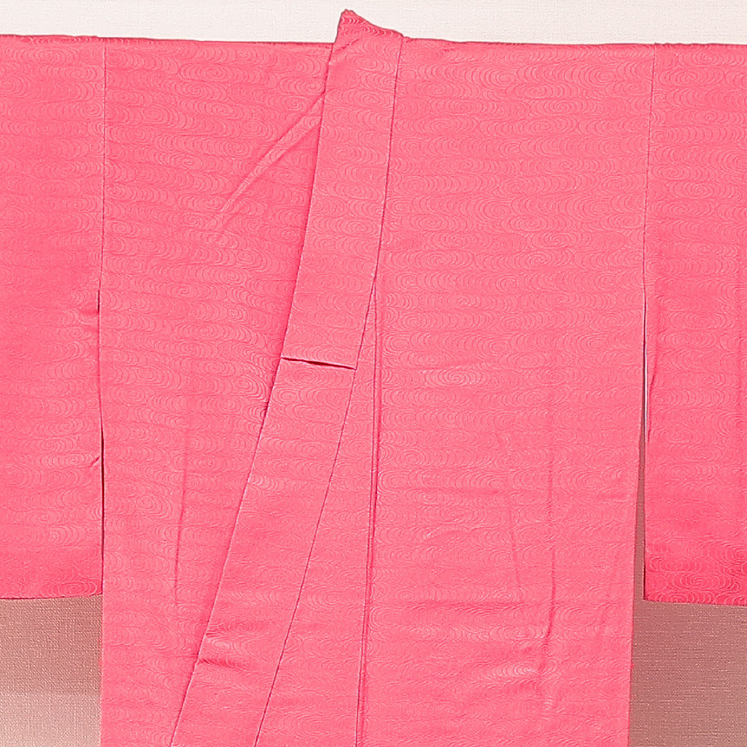 色無地 袷 身丈156cm 裄丈62cm 正絹 Sランク Mサイズ バチ衿 一つ紋（五三桐） セミフォーマル 紋意匠 観世水 ピンク系 1214-16891